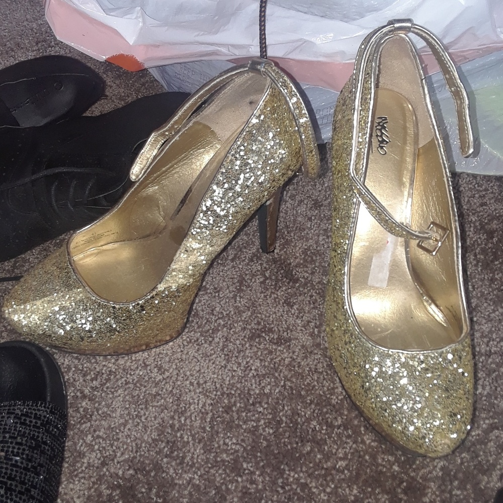 Gold glitter heels